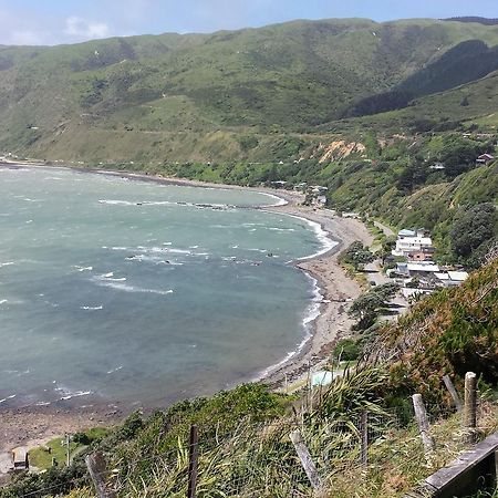 Kapiti Waves Bed & Breakfast Pukerua Bay Exterior photo