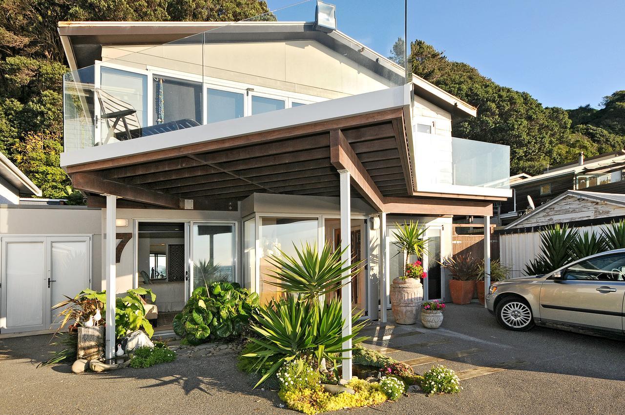 Kapiti Waves Bed & Breakfast Pukerua Bay Exterior photo