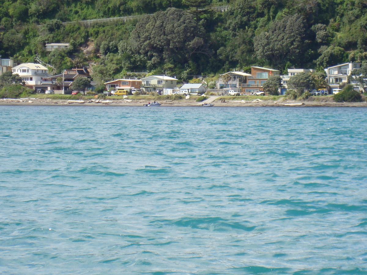 Kapiti Waves Bed & Breakfast Pukerua Bay Exterior photo